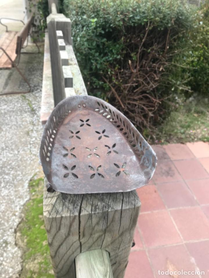 Antig&uuml;edades: Soporte,plancha forja - Foto 2