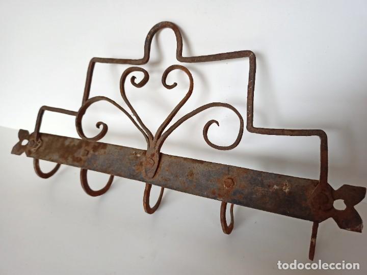 Antig&uuml;edades: Espetera de forja 32cm - Foto 3