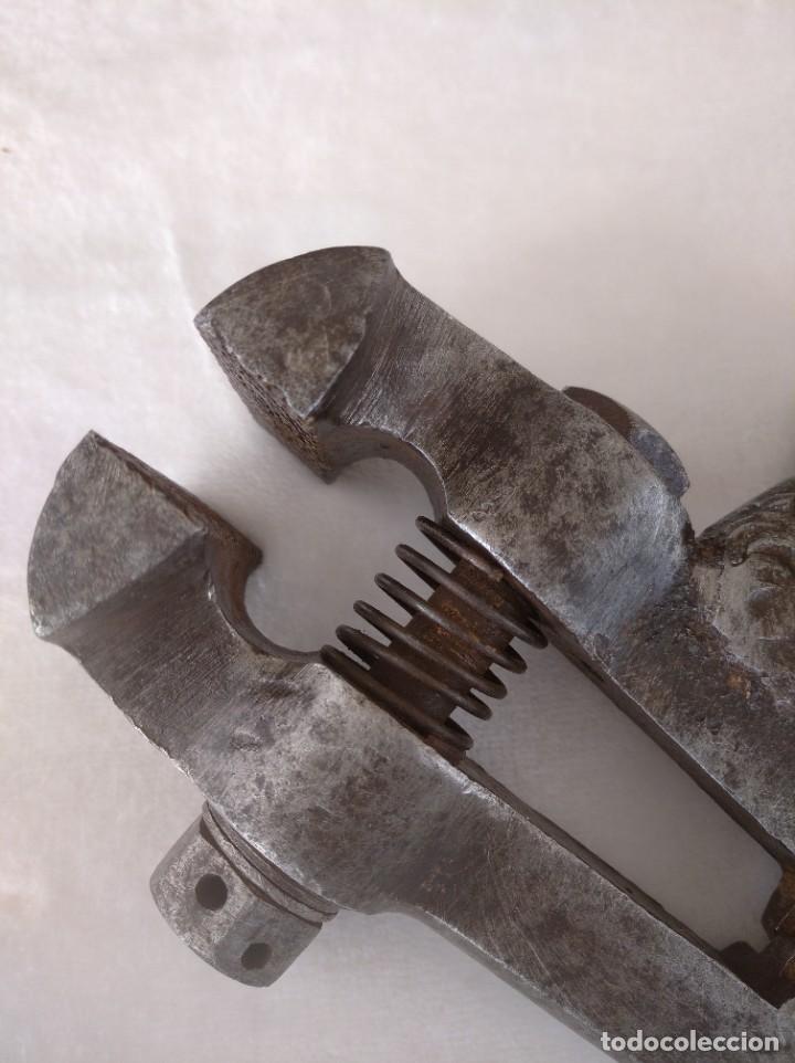 Antig&uuml;edades: Tornillo de banco - Foto 3
