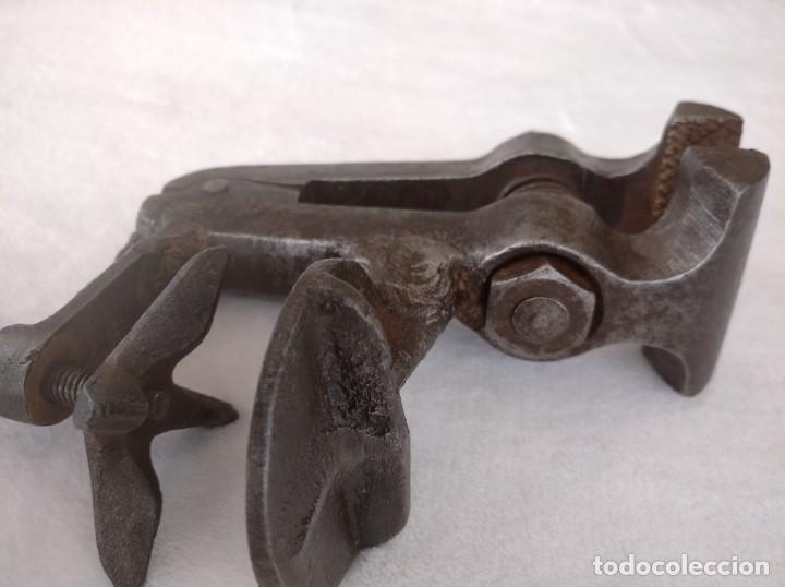 Antig&uuml;edades: Tornillo de banco - Foto 5