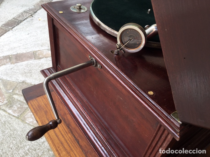 Antig&uuml;edades: Gramofono de caja antiguo. - Foto 3