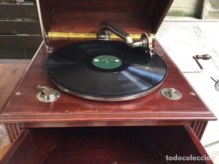 Antig&uuml;edades: Gramofono de caja antiguo. - Foto 6