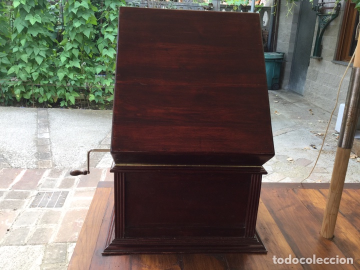 Antig&uuml;edades: Gramofono de caja antiguo. - Foto 7