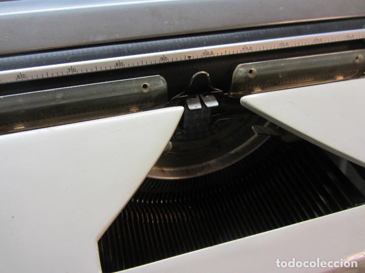 Antigüedades: Maquina de escribir Olimpia funciona. - Foto 4 - 225321950