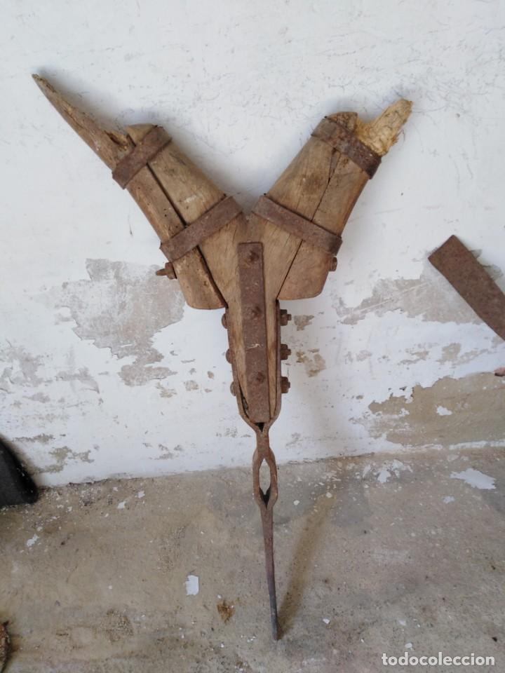 Antig&uuml;edades: antiguos aperos de labranza - 2 - Foto 3