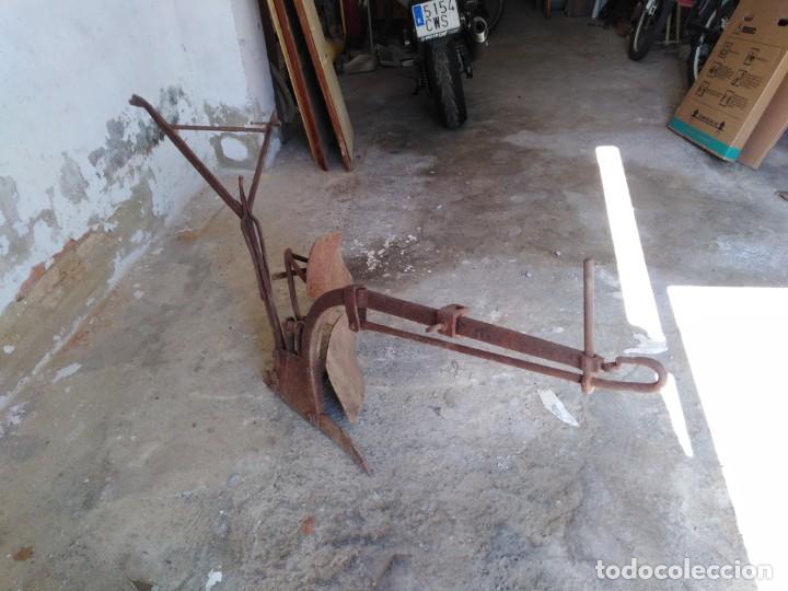 Antig&uuml;edades: antiguo apero de labranza de hierro - 3 - Foto 4