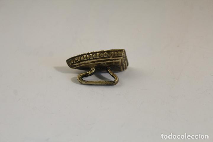 Antig&uuml;edades: plancha miniatura de bronce - Foto 5