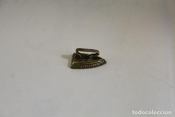 Antig&uuml;edades: plancha miniatura de bronce - Foto 6
