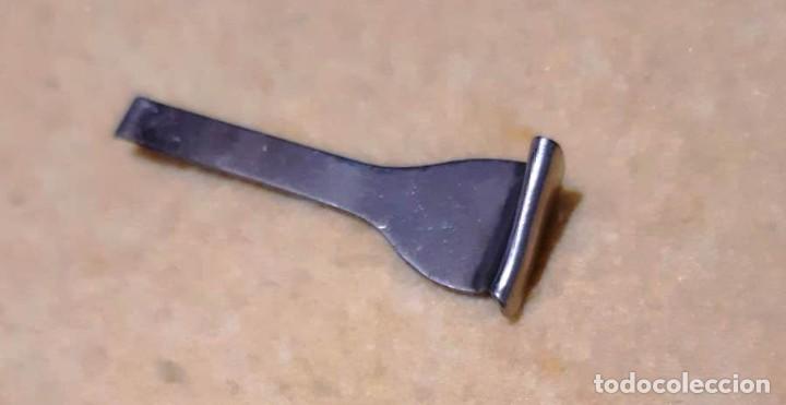 Antig&uuml;edades: ACCESORIOS SIMANCO PARA MAQUINA DE COSER SINGER - Foto 2