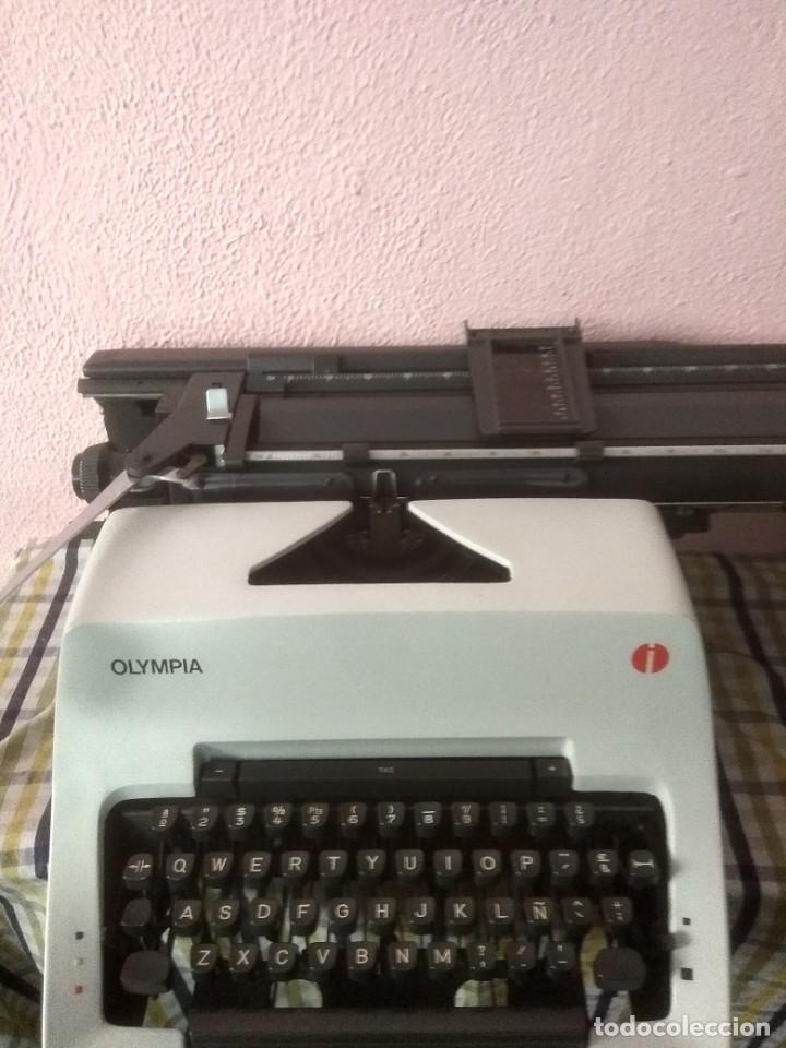 Antig&uuml;edades: Maquina de escribir olympia - Foto 1