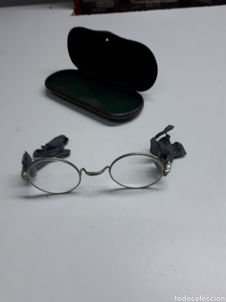 Antig&uuml;edades: Antiguas gafas en su caja - Foto 1