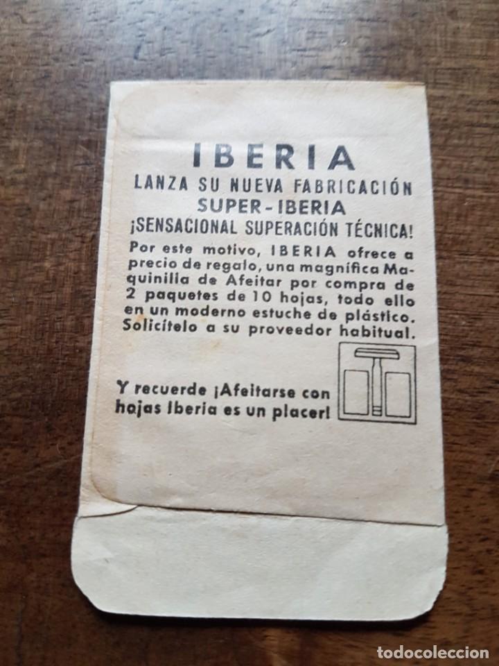 Antig&uuml;edades: Sobre de hojas de afeitar obsequio Iberia - Foto 2