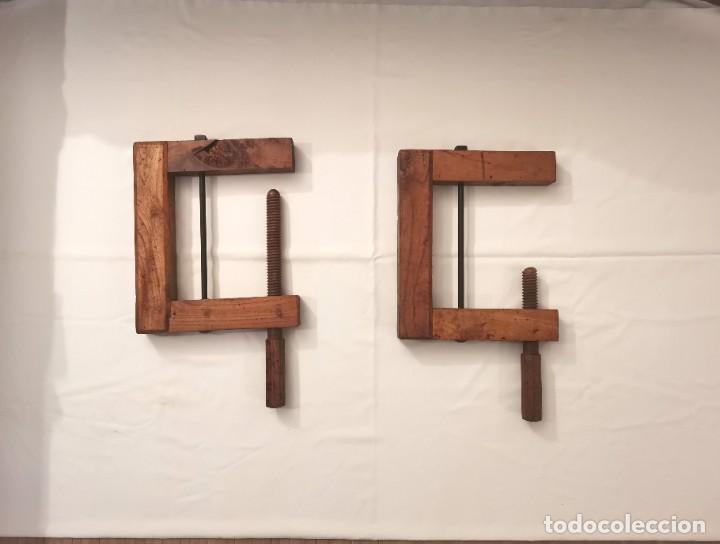 Antig&uuml;edades: DOS SARGENTOS DE MADERA - Foto 1