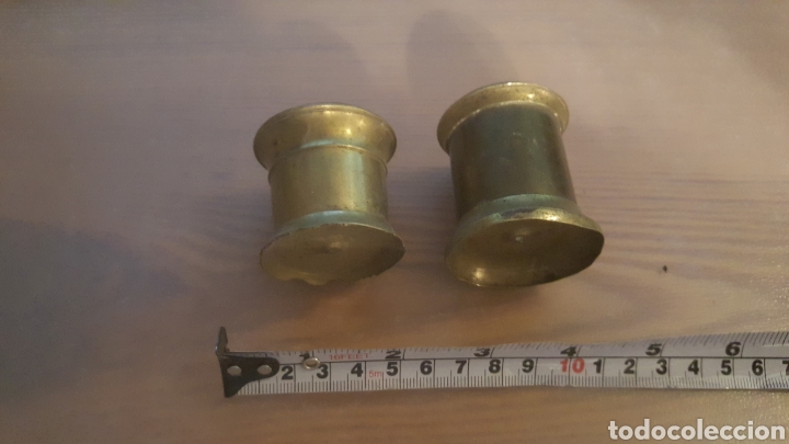 Antig&uuml;edades: DOS TINTEROS DE ESCRIBANIA EN LATON - Foto 3