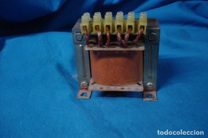 Antig&uuml;edades: TRANSFORMADOR DE VOLTAJE 220 V. - 9/ 12 V. - Foto 2