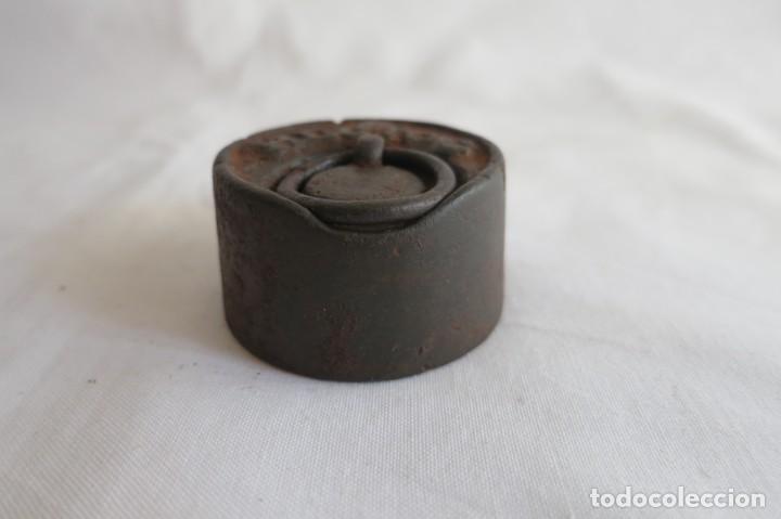 Antig&uuml;edades: pesa de 200 gramos 2 hectog - Foto 2