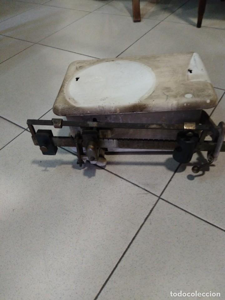 Antig&uuml;edades: Bascula se mesa - Foto 2