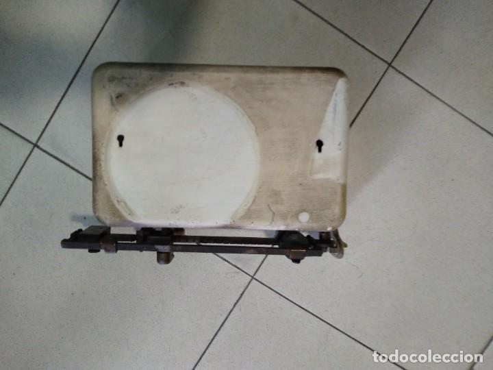Antig&uuml;edades: Bascula se mesa - Foto 3
