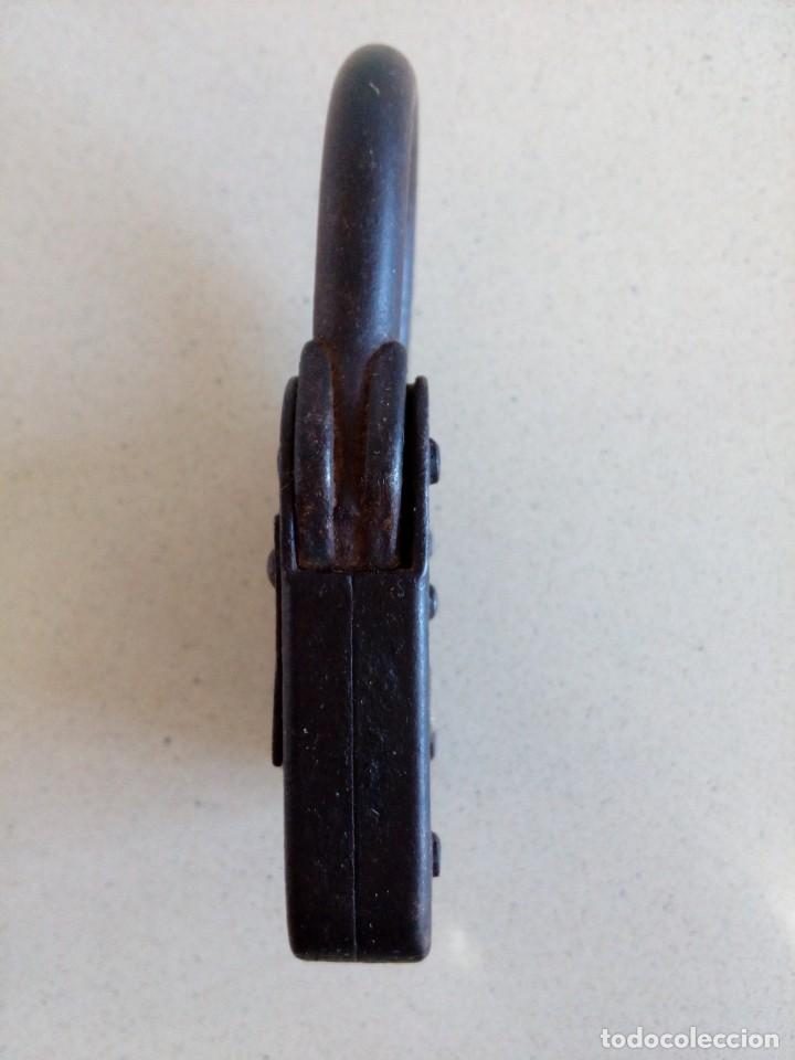 Antig&uuml;edades: Candado Ucem,10cm altura - Foto 5