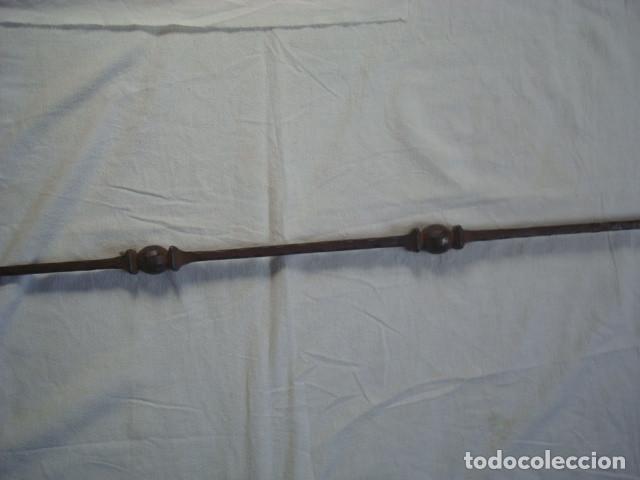 Antig&uuml;edades: Barrote de hierro de forja. - Foto 2