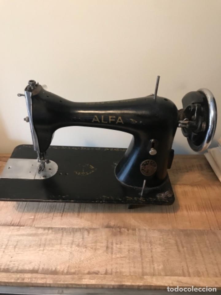 Antig&uuml;edades: M&aacute;quina de coser Alfa - Foto 3