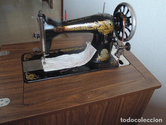 Antig&uuml;edades: Maquina de coser Singer - Foto 1