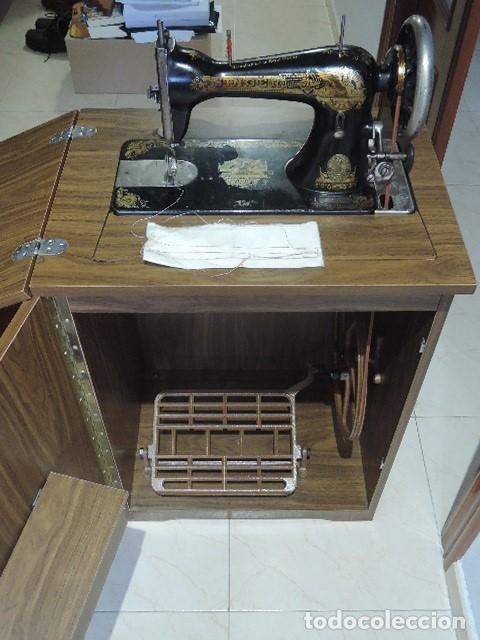 Antig&uuml;edades: Maquina de coser Singer - Foto 2