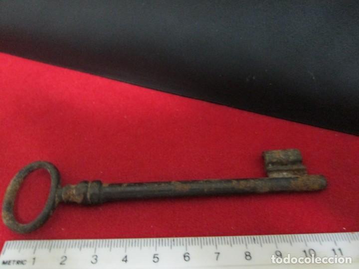 Antig&uuml;edades: ANTIGUA LLAVE DE FORJA - Foto 2