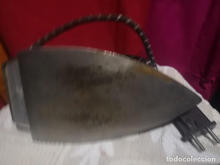 Antig&uuml;edades: Plancha antigua El&eacute;ctrica Jata - Foto 2