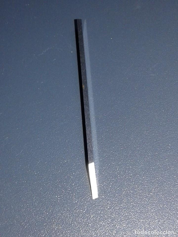Antig&uuml;edades: Cuchilla de corte para remalladora - Foto 3