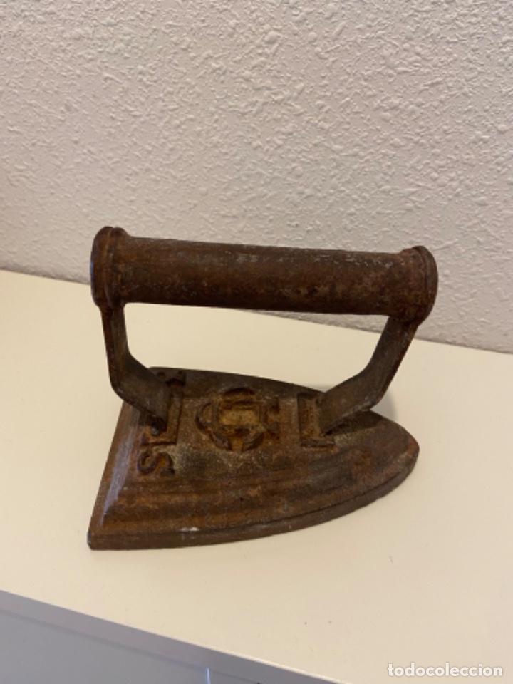 Antig&uuml;edades: Plancha antigua - Foto 1