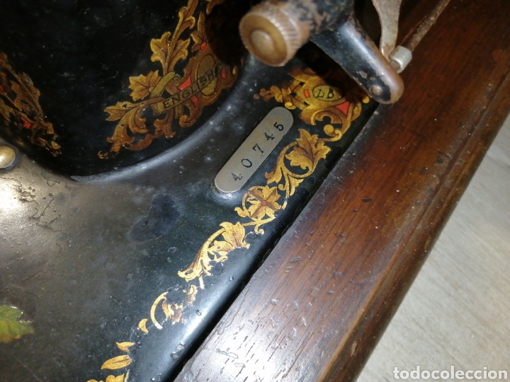 Antig&uuml;edades: M&aacute;quina de coser Universal - Foto 5