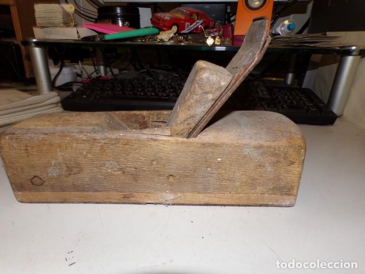 Antig&uuml;edades: ESTAMOS LIQUIDANDO. cepillo carpintero para trabajar la madera - Foto 4
