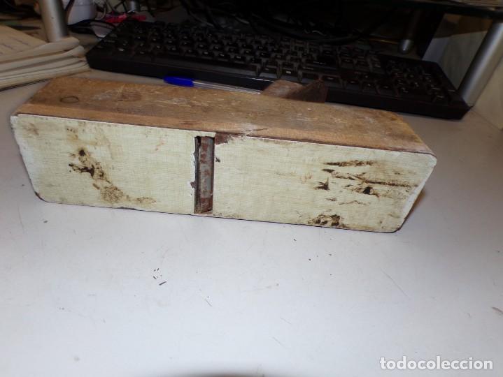 Antig&uuml;edades: ESTAMOS LIQUIDANDO. cepillo carpintero para trabajar la madera - Foto 7