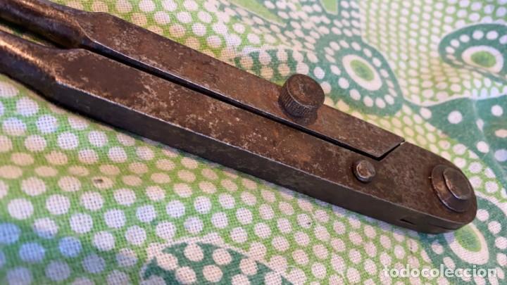 Antig&uuml;edades: COMPAS ANTIGUO DE FORJA DE 30 CMS. DE LONGITUD - Foto 3