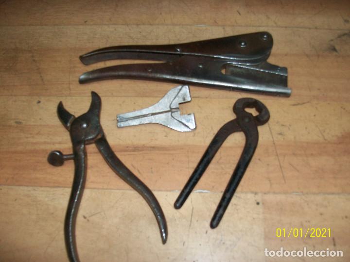 Antig&uuml;edades: LOTE DE 3 HERRAMIENTAS - Foto 4