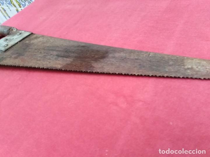 Antig&uuml;edades: antigua sierra con mango soldado de hierro - Foto 4