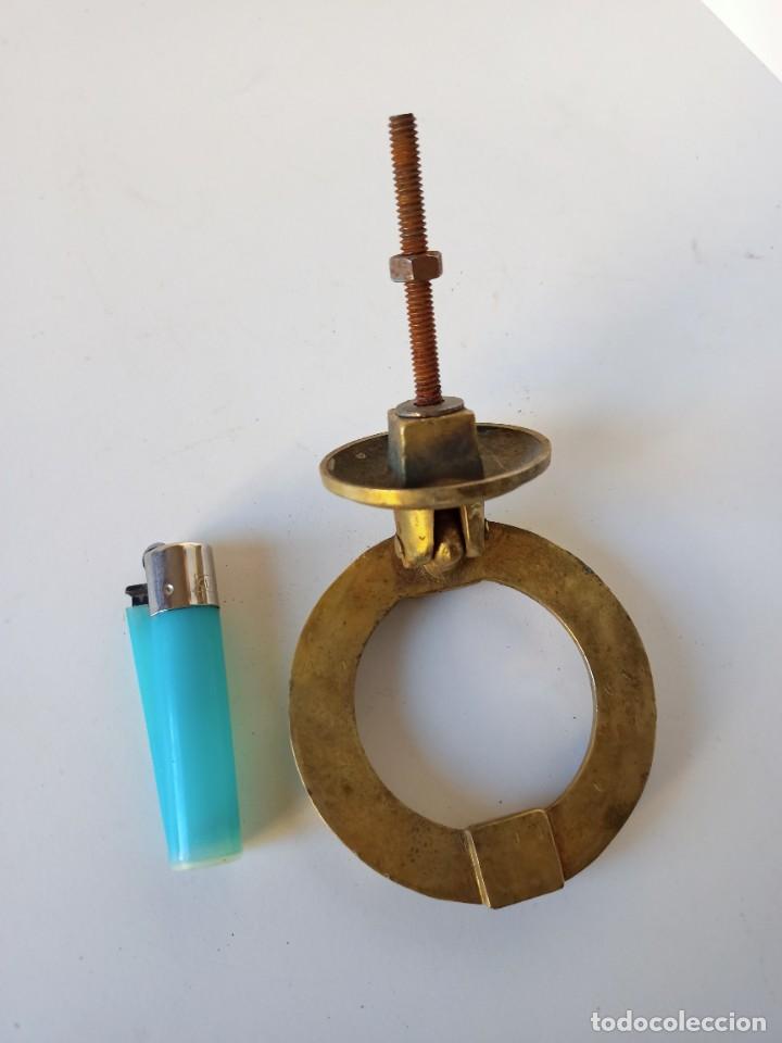 Antig&uuml;edades: Llamador de puerta en bronce - Foto 2