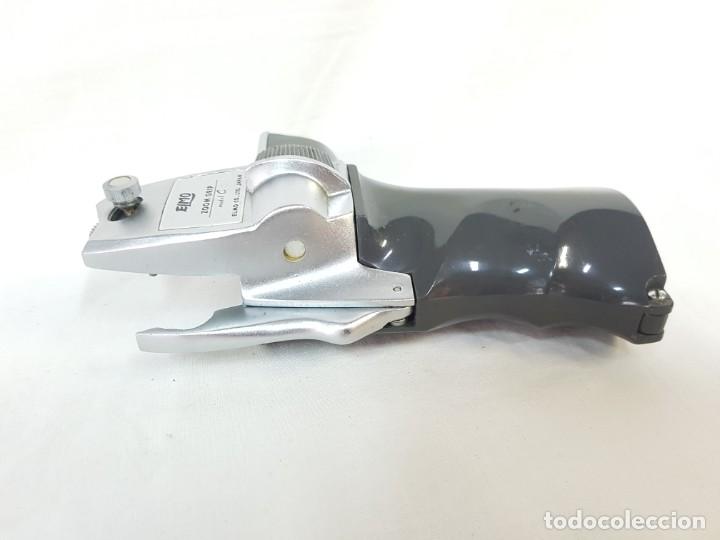 Antig&uuml;edades: Grip, empu&ntilde;adura para Elmo 8mm. - Foto 3