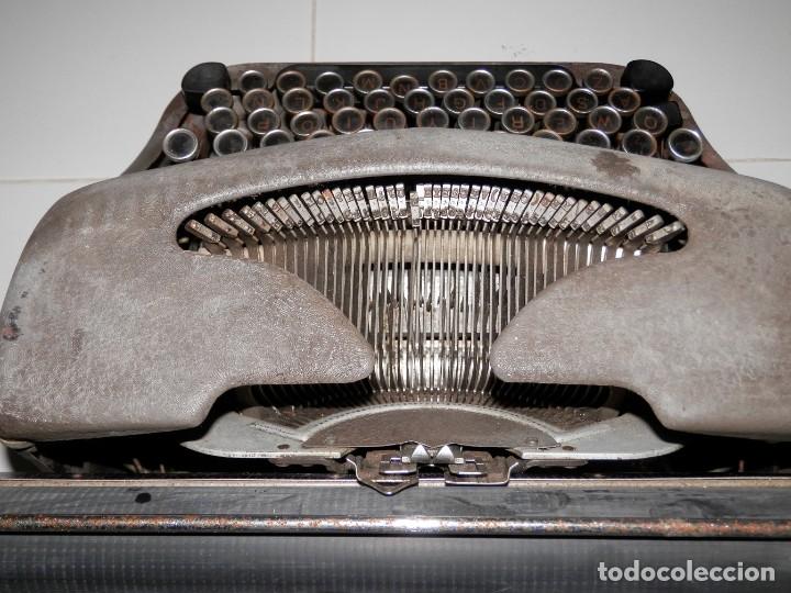 Antig&uuml;edades: MAQUINA DE ESCRIBIR DE LA MARCA REGIA - Foto 5