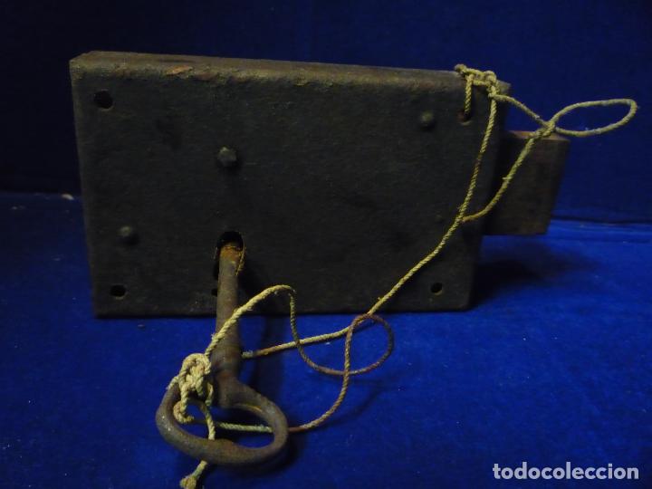 Antig&uuml;edades: CERRADURA ANTIGUA Y LLAVE - Foto 3