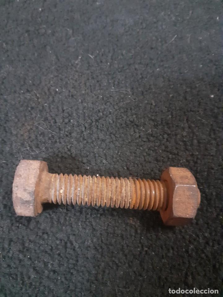 Antig&uuml;edades: Antiguo tornillo de rosca de hierro - Foto 2
