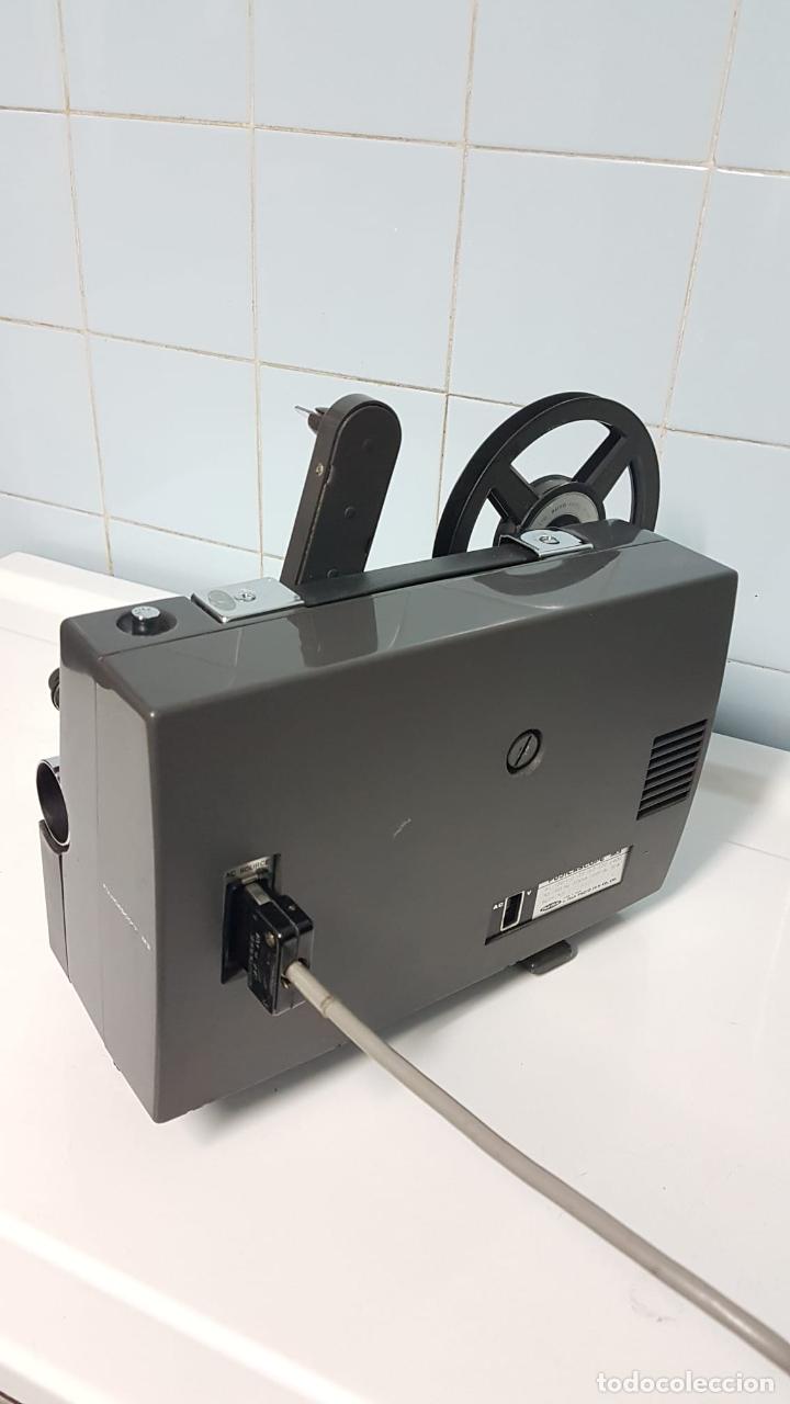 Antig&uuml;edades: Proyector de cine Fujicascope M3 8mm - Foto 3