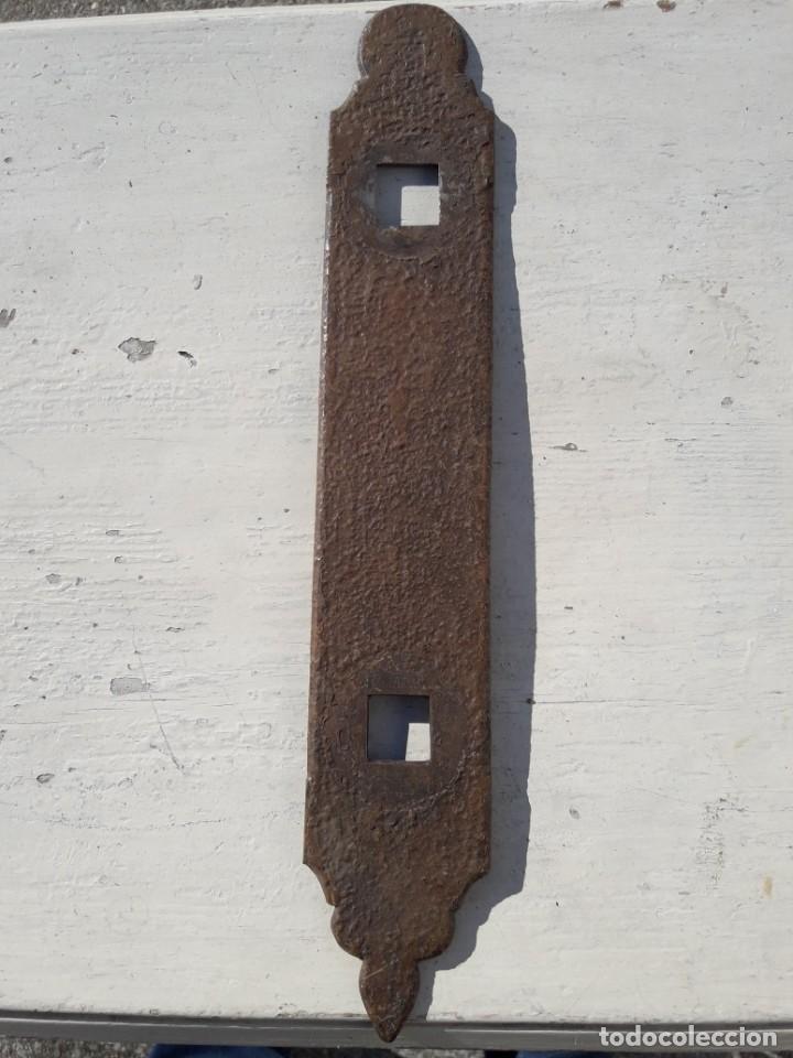 Antig&uuml;edades: Placa de hierro para llamador. - Foto 1