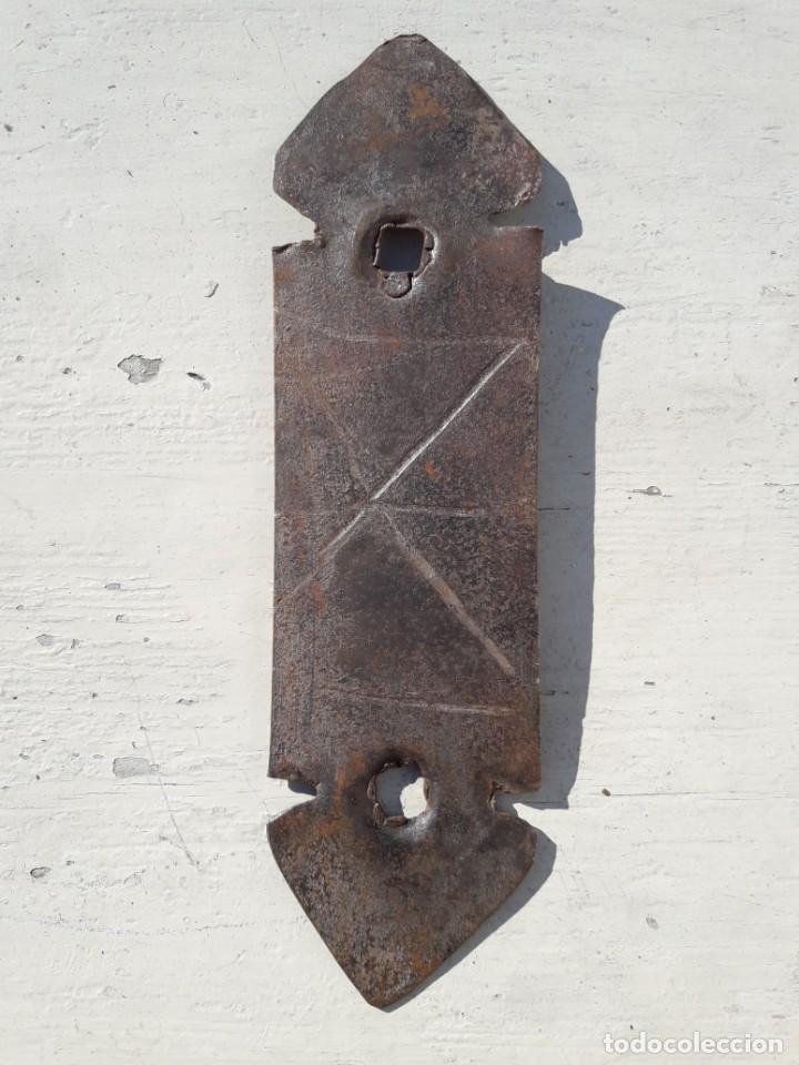 Antig&uuml;edades: Placa de hierro para llamador. - Foto 1
