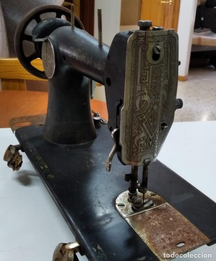 Antig&uuml;edades: Maquina de coser - Foto 3