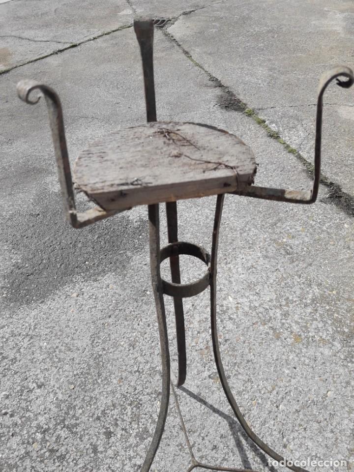Antig&uuml;edades: Achero de forja - Foto 2
