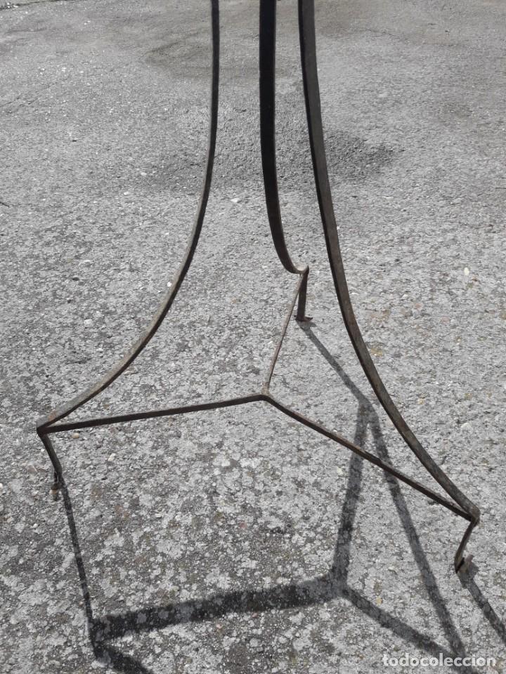 Antig&uuml;edades: Achero de forja - Foto 4