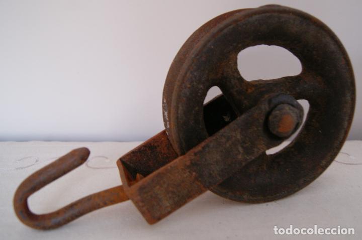 Antig&uuml;edades: Polea de pozo de 14 cm. Garrucha Roldana - Foto 1