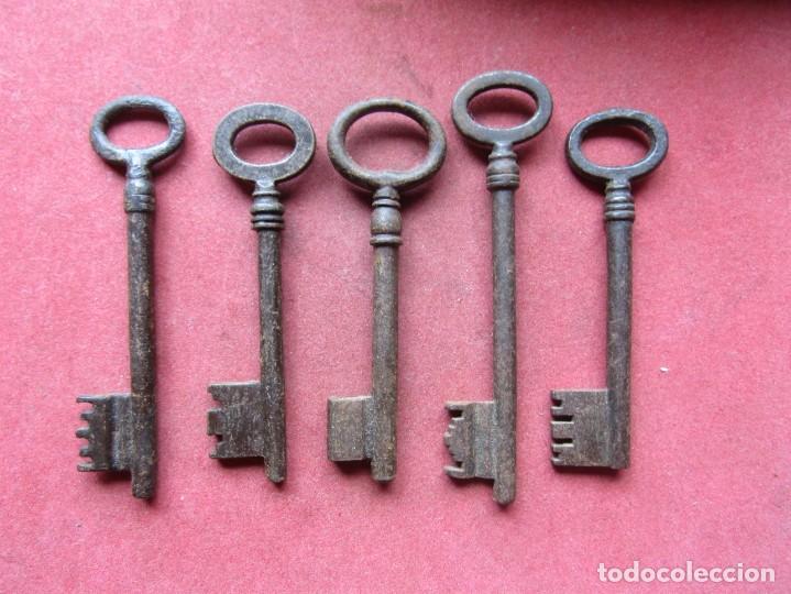 Antig&uuml;edades: Lote de 5 llaves Antiguas - Foto 1